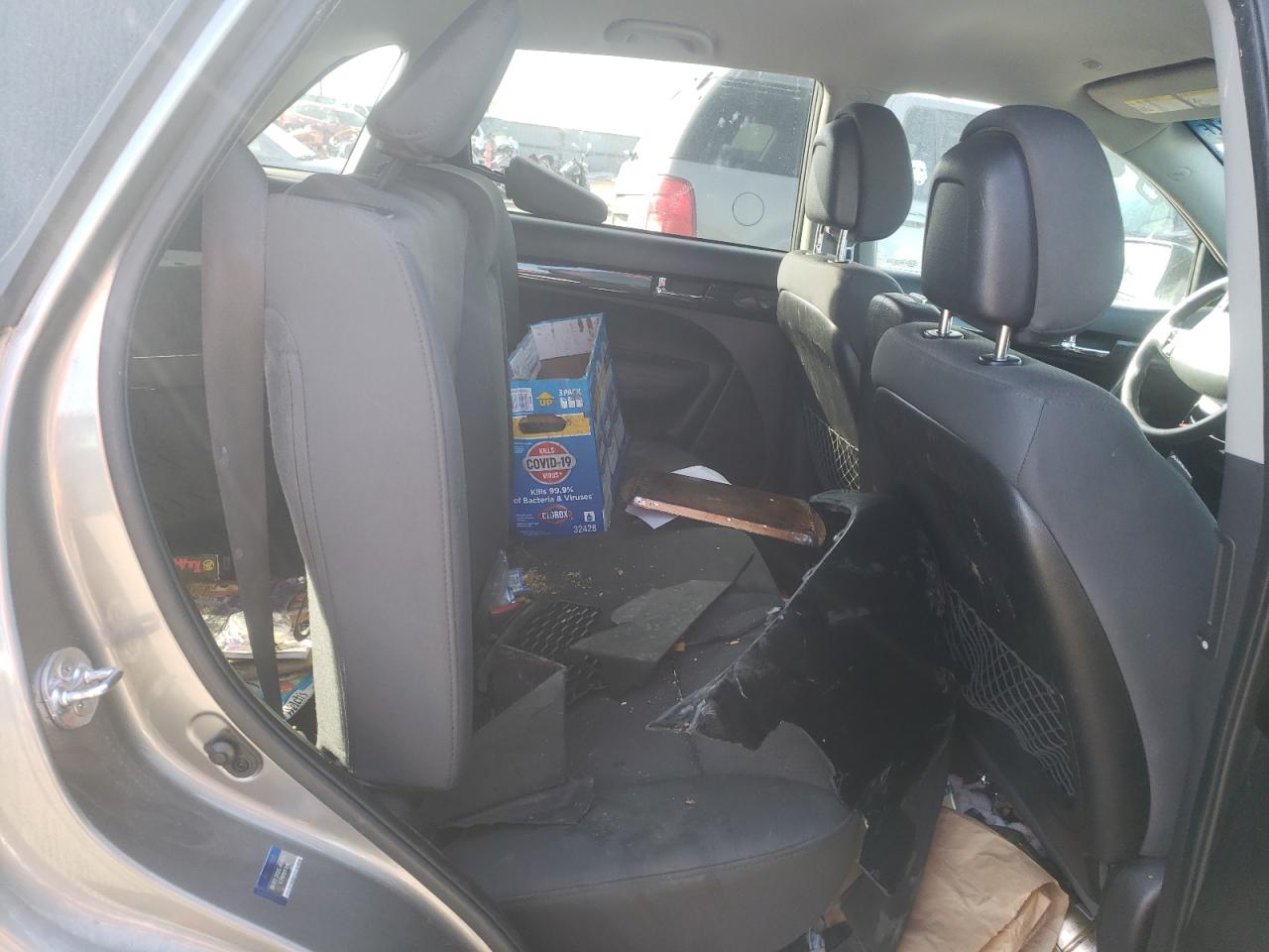 Photo 6 from auction – 2012 KIA SORENTO BA with VIN 5XYKTDA2XCG280760