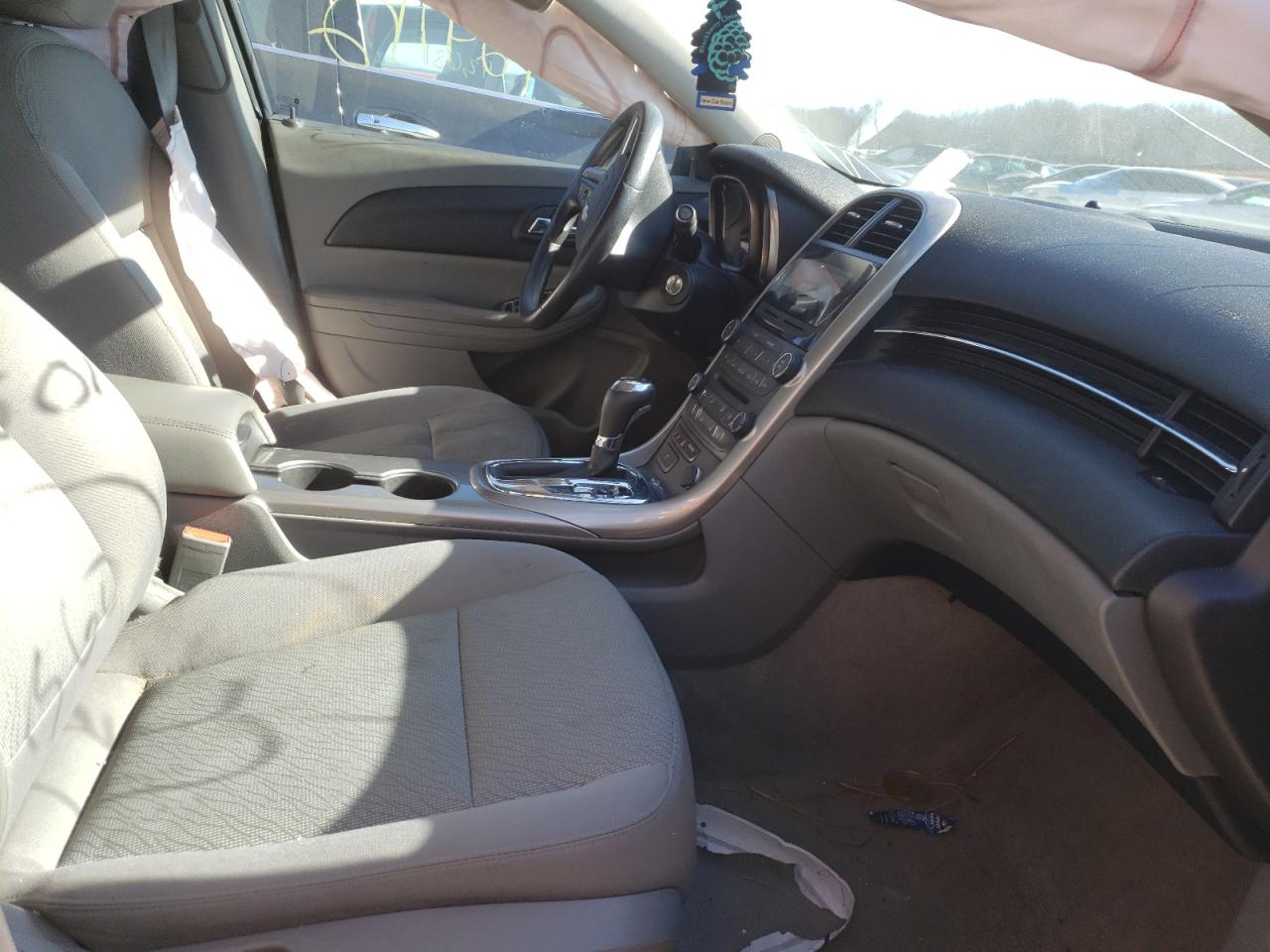 Photo 5 from auction – 2013 CHEVROLET MALIBU LS with VIN 1G11A5SA5DF337005