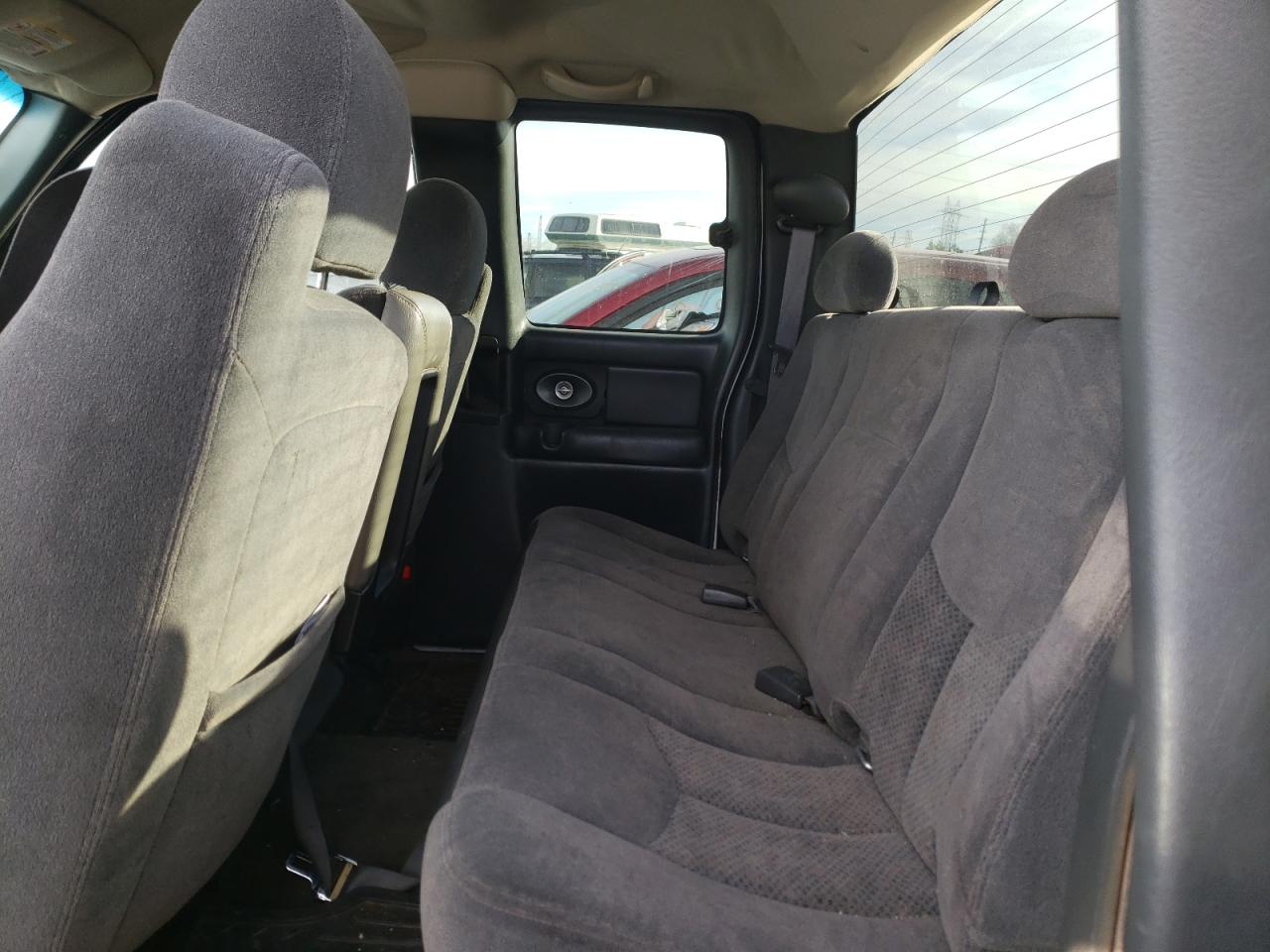 Photo 6 from auction – 2005 CHEVROLET SILVERADO with VIN 1GCHK29U05E161814