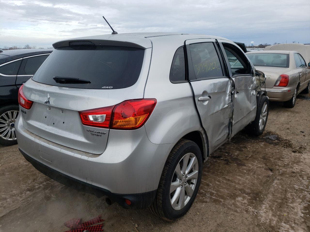 Photo 4 from auction – 2013 MITSUBISHI OUTLANDER with VIN 4A4AR3AU3DE003344