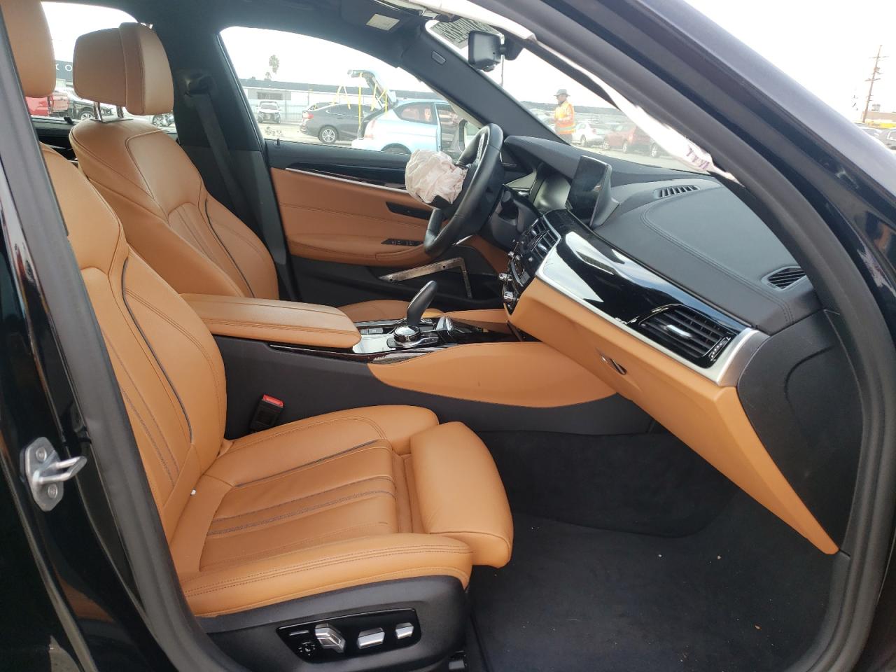 Photo 5 from auction – 2020 BMW M550XI with VIN WBAJS7C04LBN96142