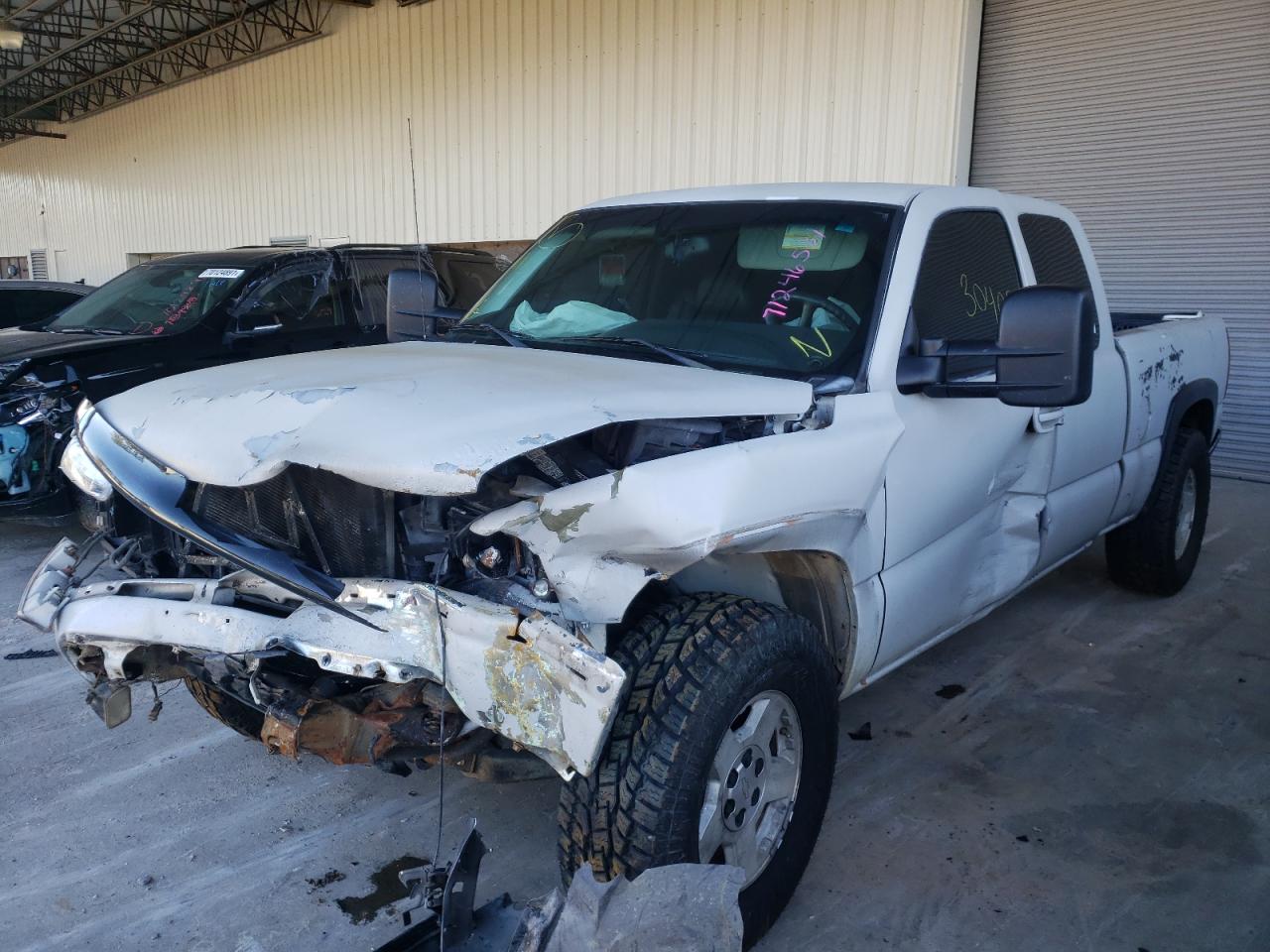 Photo 2 from auction – 2001 CHEVROLET SILVERADO with VIN 2GCEC19T411263338
