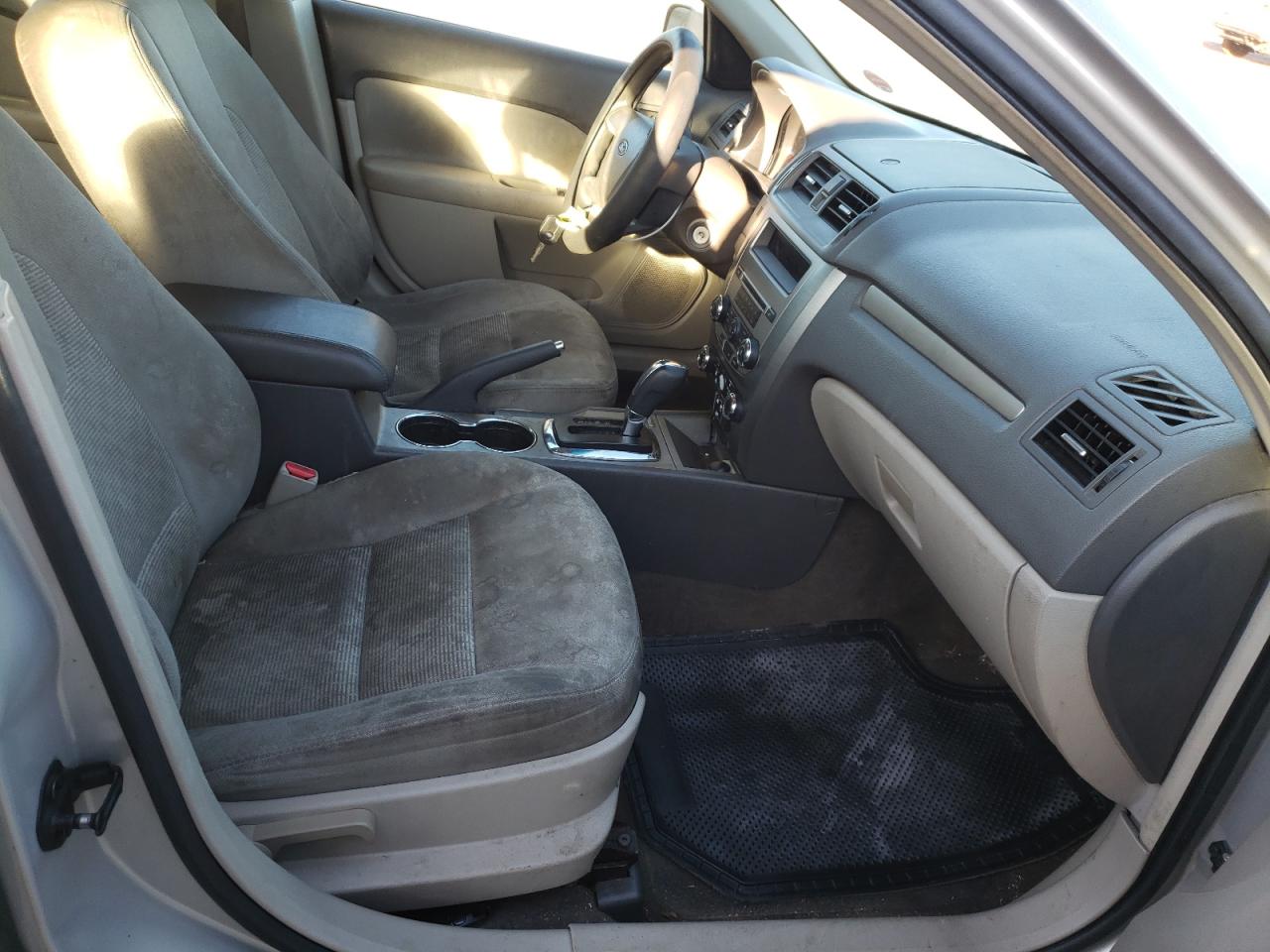 Photo 5 from auction – 2010 FORD FUSION with VIN 3FAHP0HA9AR261064