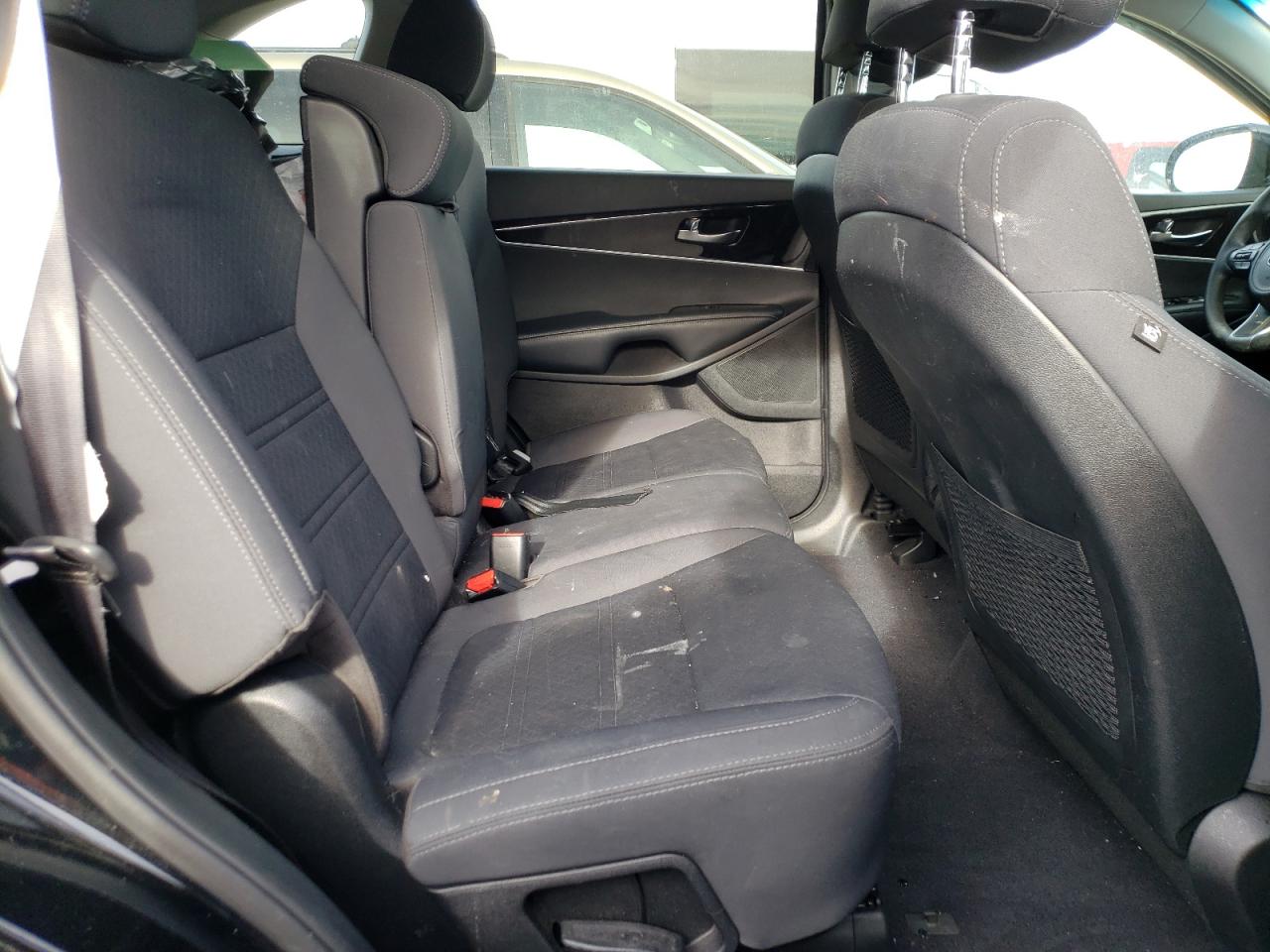 Photo 6 from auction – 2017 KIA SORENTO LX with VIN 5XYPGDA55HG323994