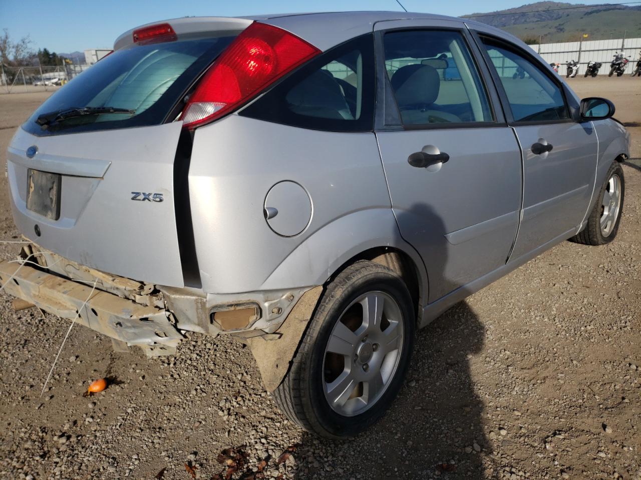 Photo 4 from auction – 2005 FORD FOCUS ZX5 with VIN 3FAFP37N95R139159