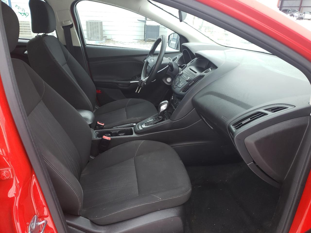 Photo 5 from auction – 2016 FORD FOCUS SE with VIN 1FADP3K22GL269449