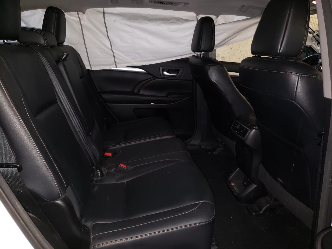 صورة رقم 6 من المزاد - 2017 TOYOTA HIGHLANDER مع VIN 5TDJZRFH8HS396845