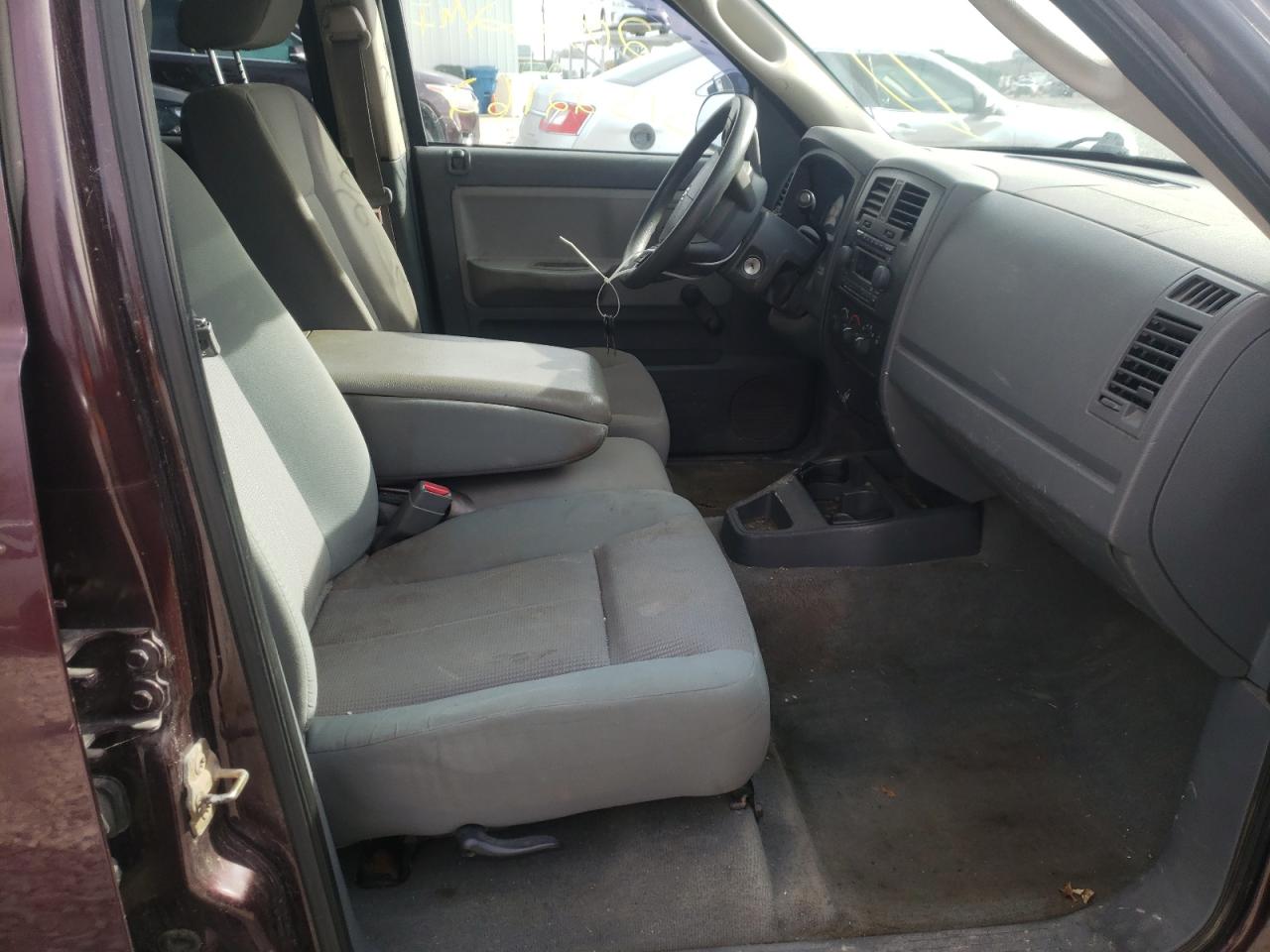 Photo 5 from auction – 2005 DODGE DAKOTA QUA with VIN 1D7HW28K75S120009