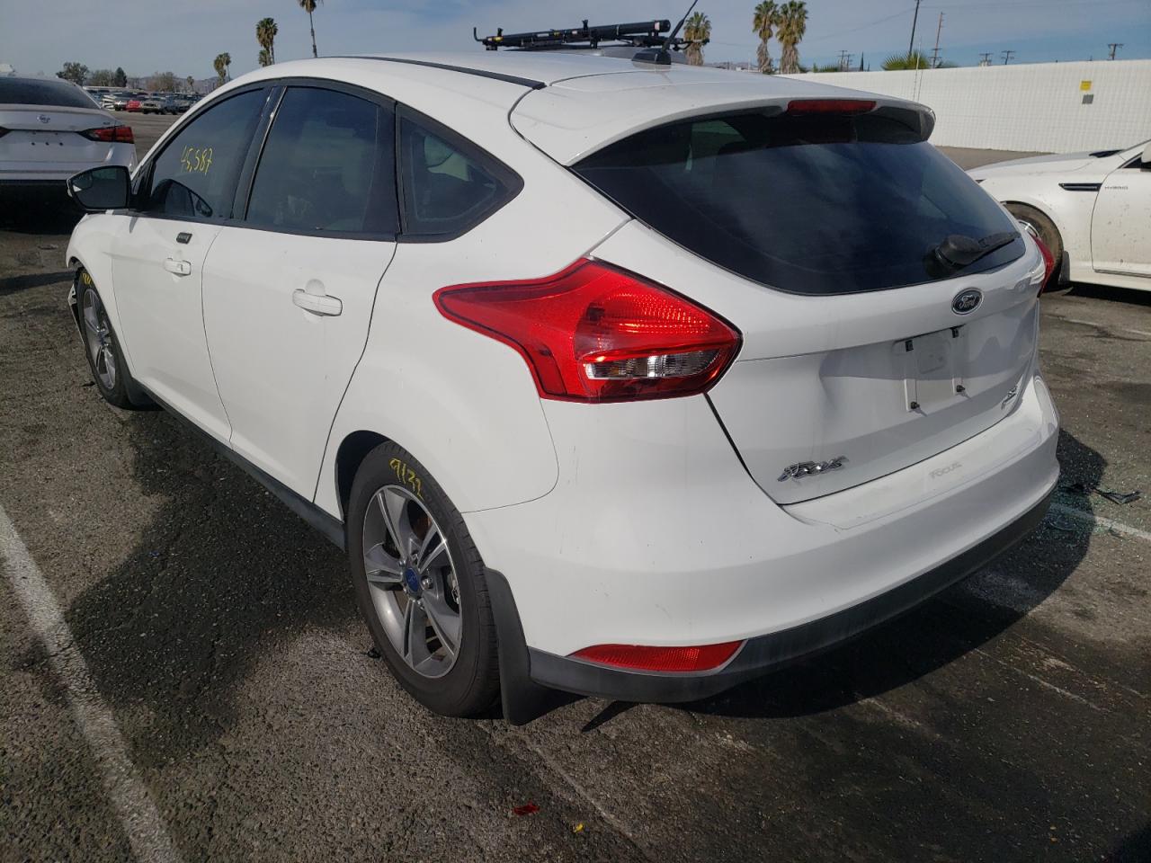 Photo 3 from auction – 2016 FORD FOCUS SE with VIN 1FADP3KE8GL275878