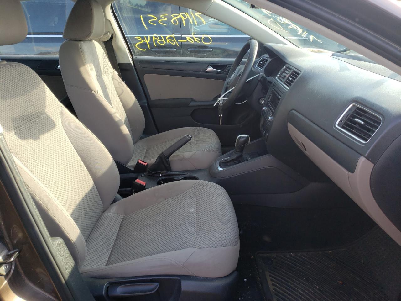 Photo 5 from auction – 2012 VOLKSWAGEN JETTA BASE with VIN 3VW2K7AJ8CM319230