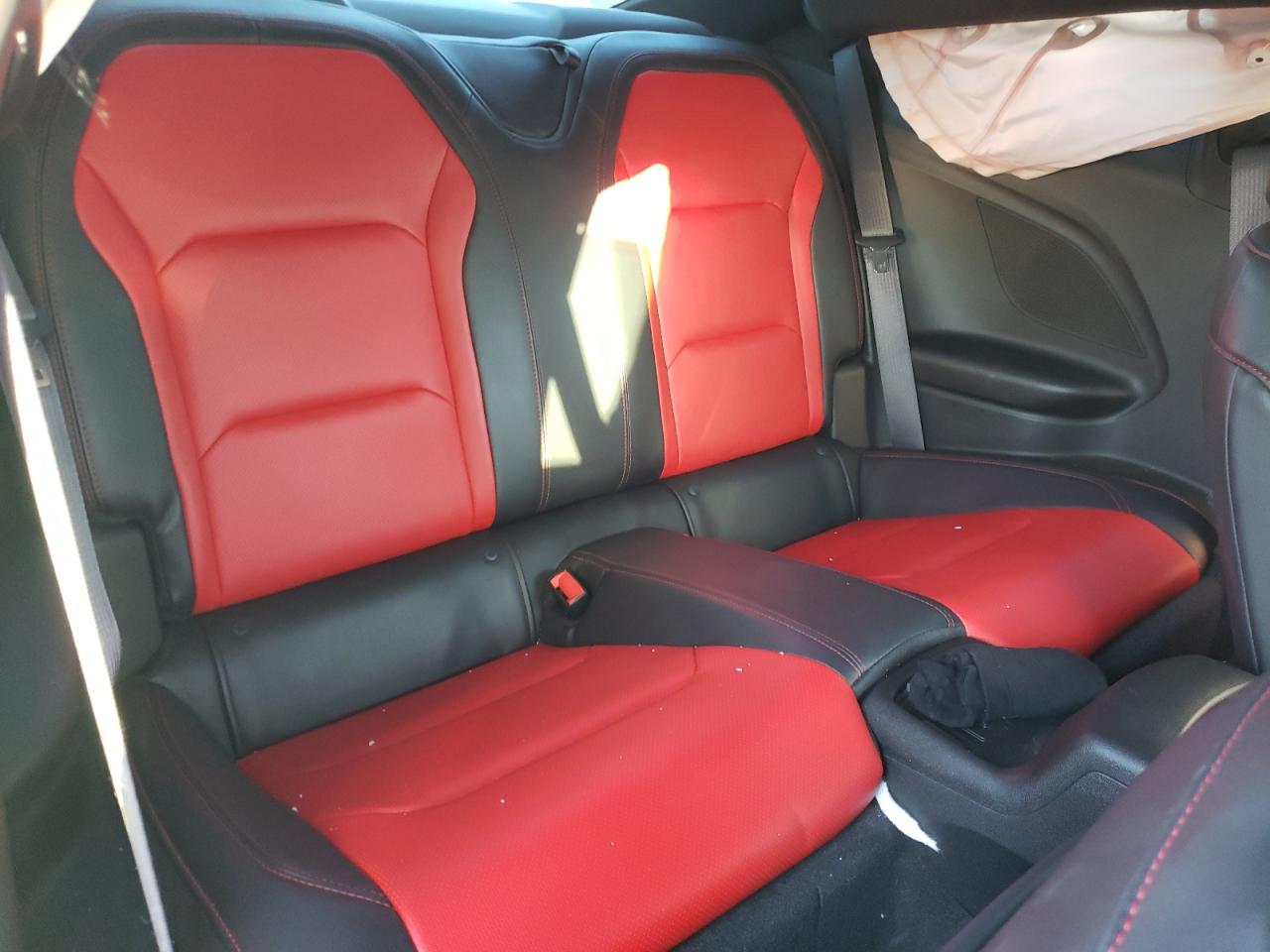 Photo 6 from auction – 2017 CHEVROLET CAMARO LT with VIN 1G1FD1RX1H0137781