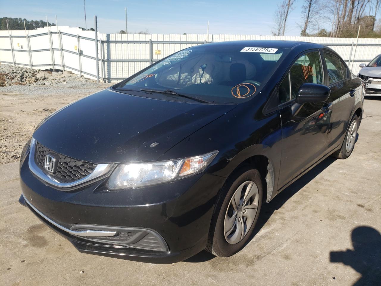 Photo 2 from auction – 2014 HONDA CIVIC LX with VIN 19XFB2F52EE063229