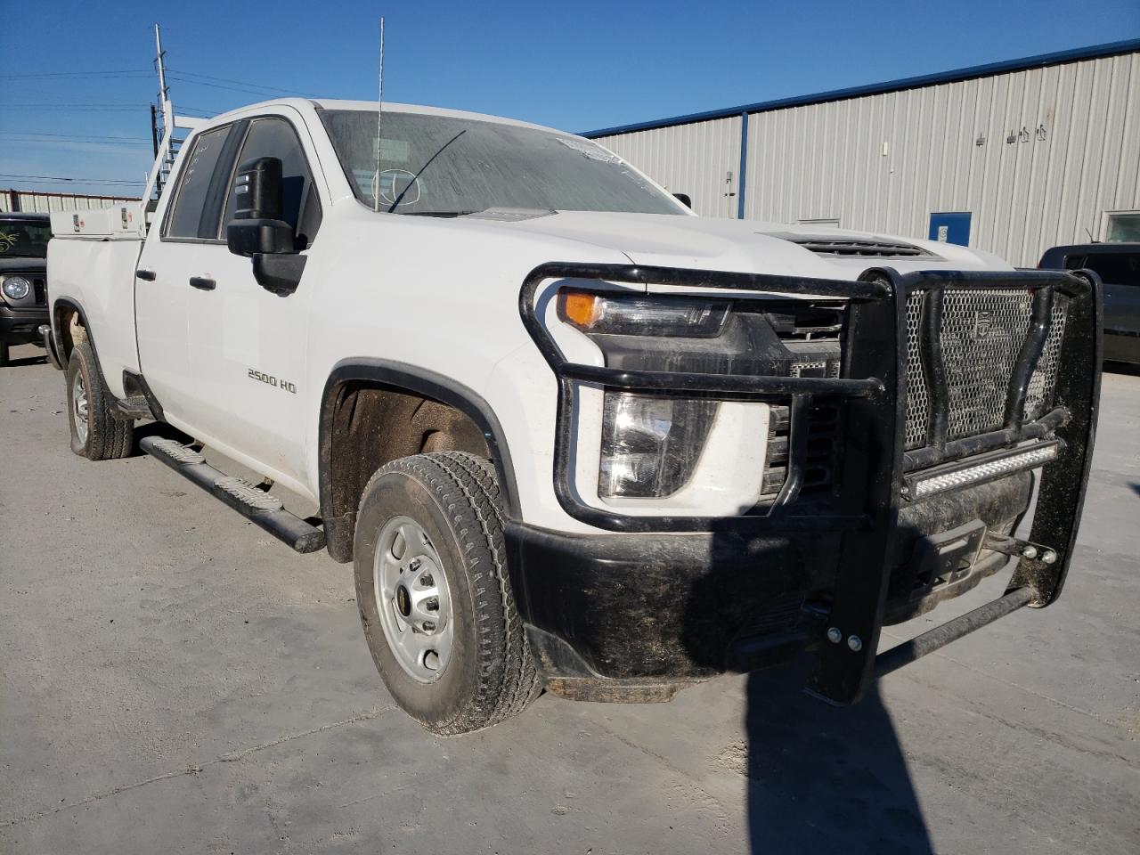 CHEVROLET SILVERADO 2020 with VIN 1GC5WLE74LF261791 - Photo from auction