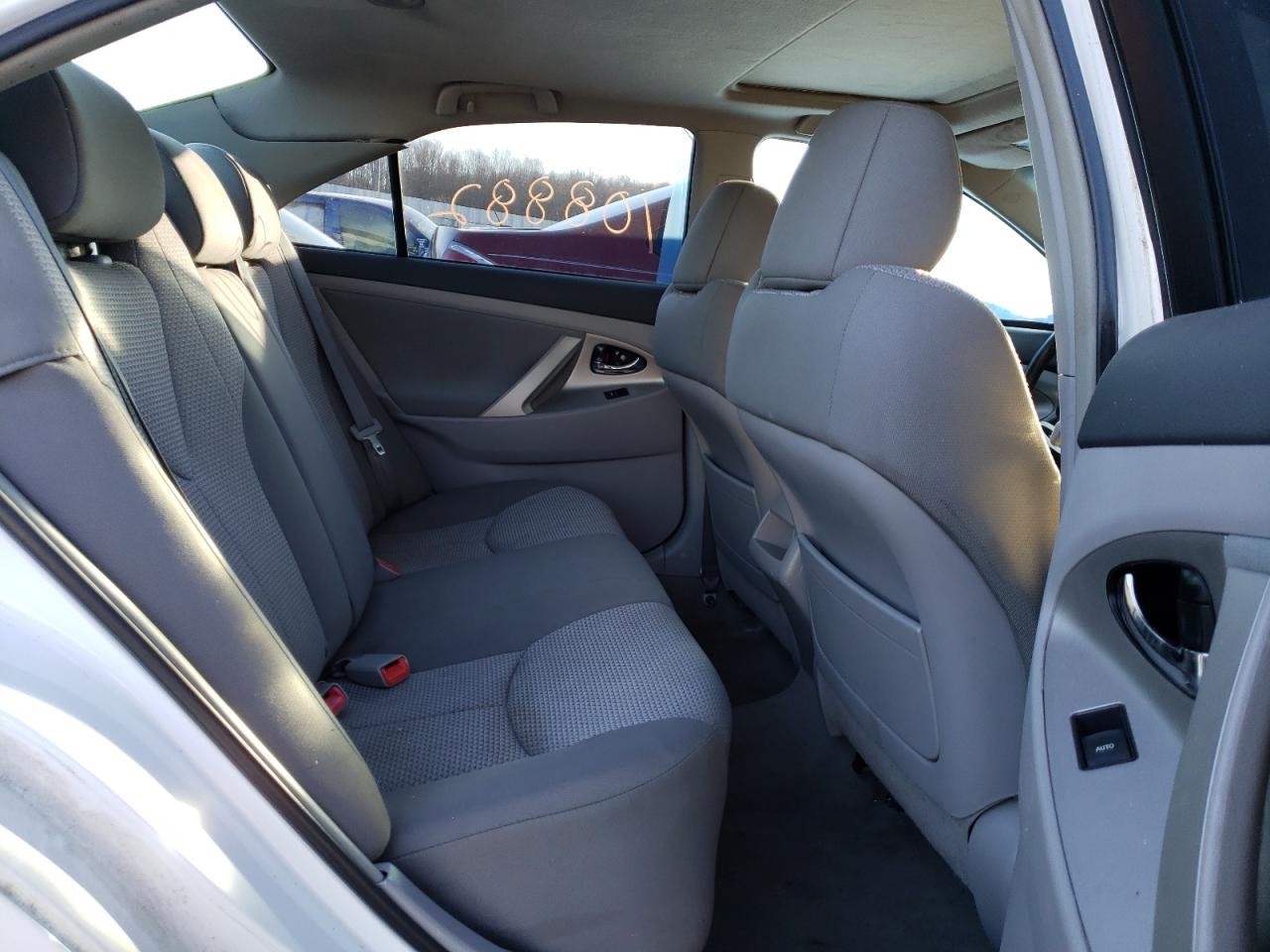 Photo 6 from auction – 2011 TOYOTA CAMRY BASE with VIN 4T1BF3EK6BU594121