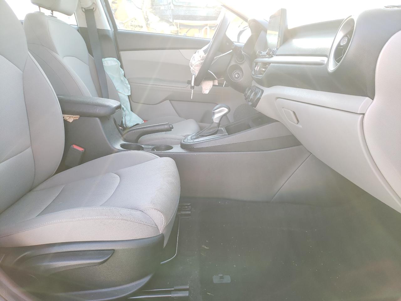 Photo 5 from auction – 2020 KIA FORTE FE with VIN 3KPF24AD8LE194706