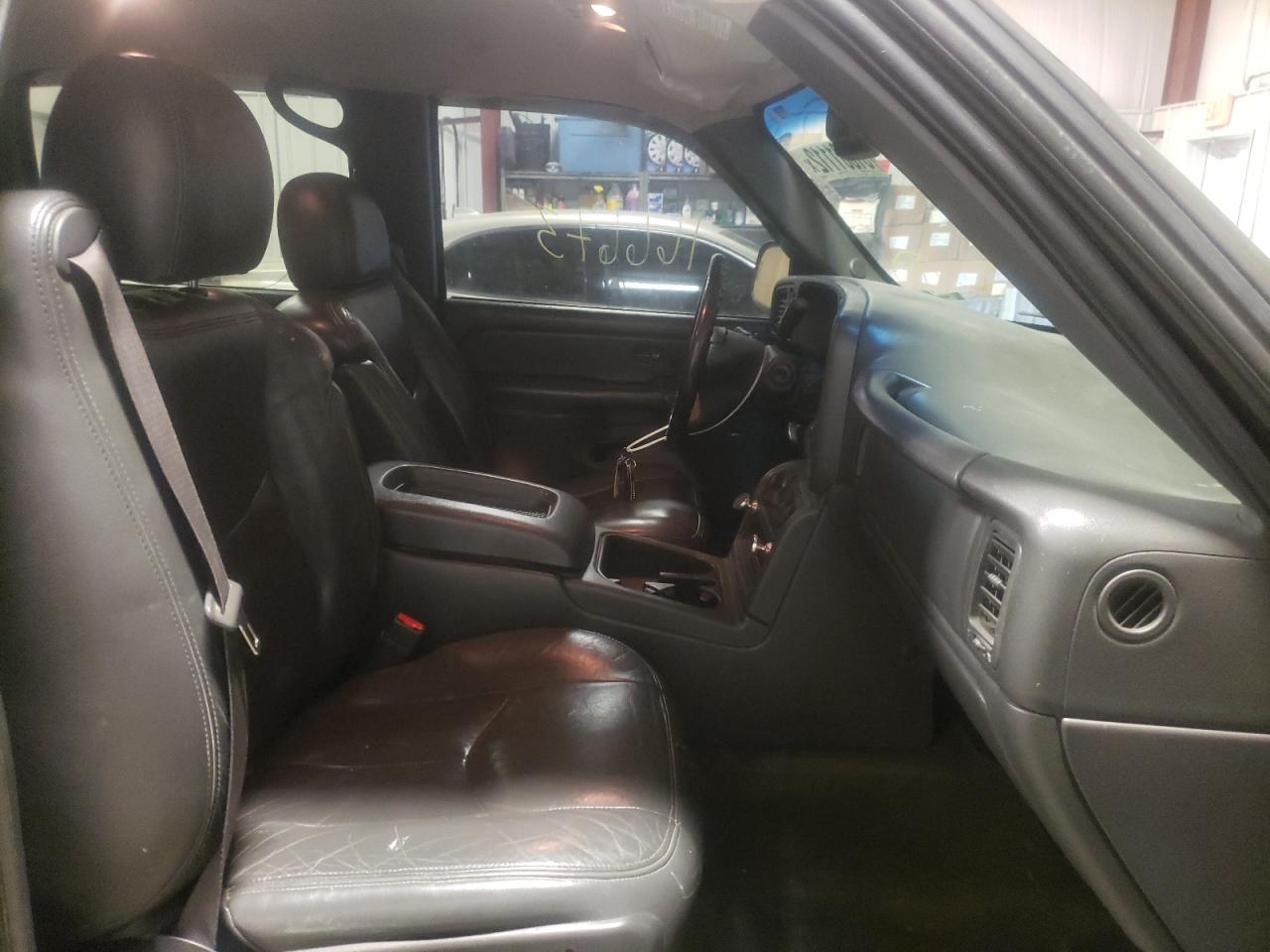 Photo 5 from auction – 2005 CHEVROLET SILVERADO with VIN 2GCEK13T351206372