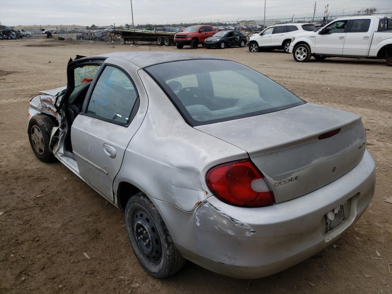 Photo 3 from auction – 2000 DODGE NEON BASE with VIN 1B3ES46C7YD737436