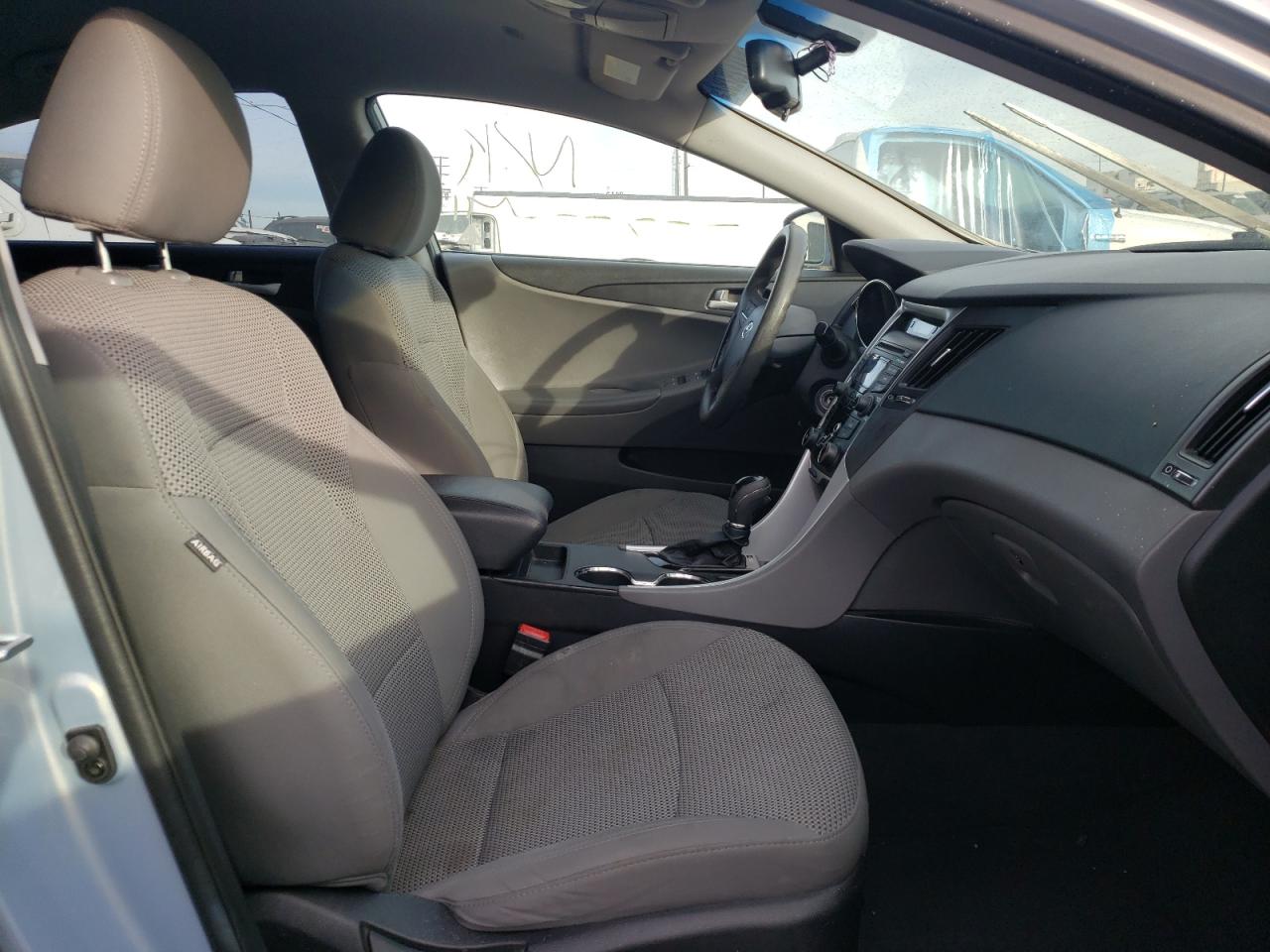 Photo 5 from auction – 2012 HYUNDAI SONATA GLS with VIN 5NPEB4AC3CH413652