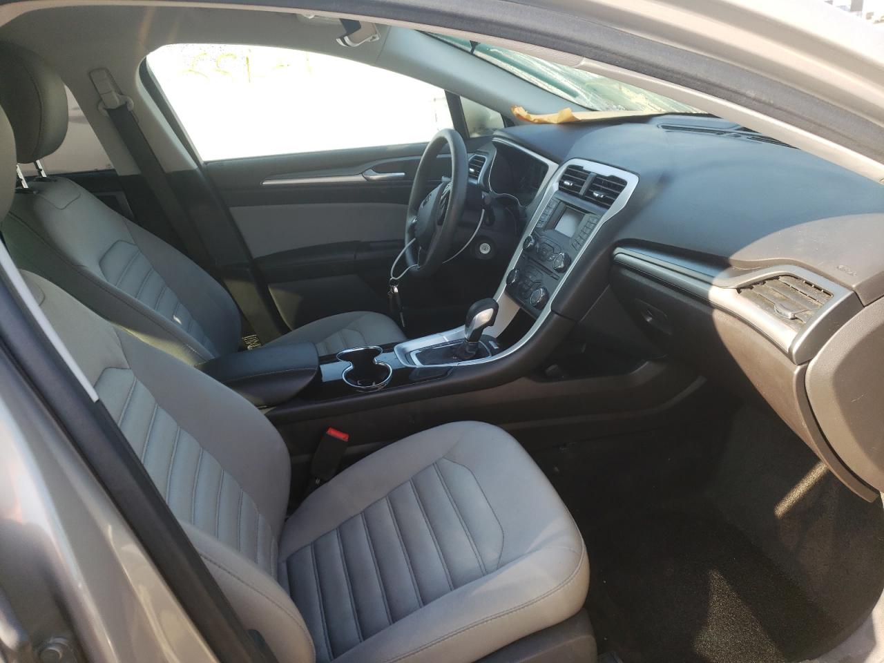 Photo 5 from auction – 2015 FORD FUSION S with VIN 3FA6P0G76FR264864