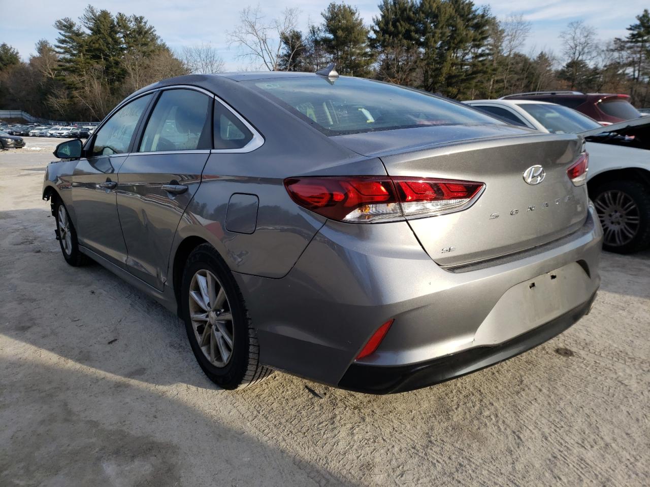 Photo 3 from auction – 2018 HYUNDAI SONATA SE with VIN 5NPE24AF2JH723203