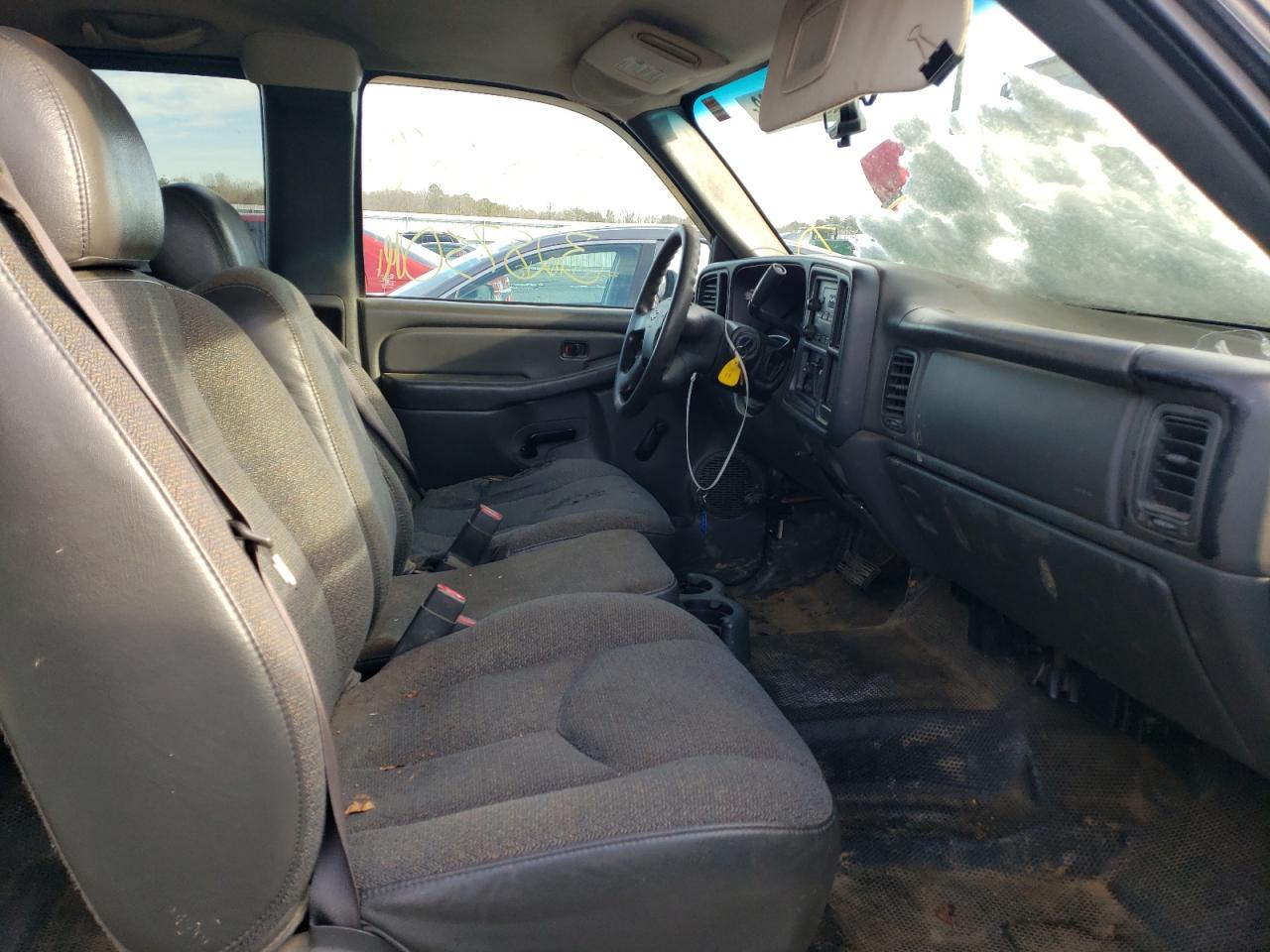 Photo 5 from auction – 2005 CHEVROLET SILVERADO with VIN 1GCEC19T05E161572