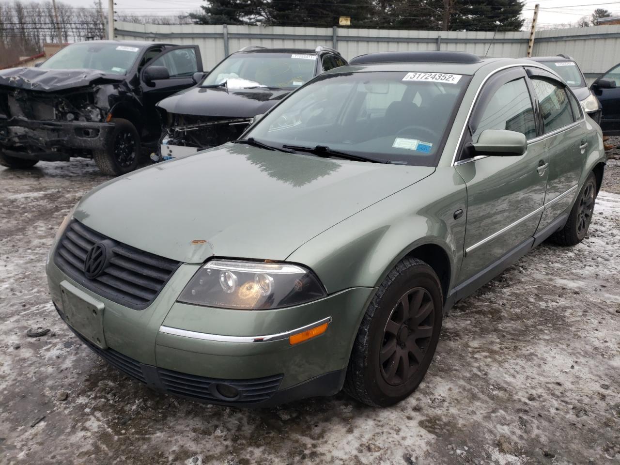 Photo 2 from auction – 2001 VOLKSWAGEN PASSAT GLS with VIN WVWPH63B01E117668