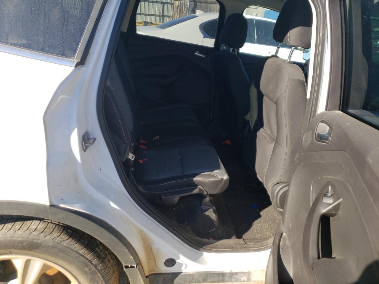Photo 6 from auction – 2015 FORD ESCAPE SE with VIN 1FMCU9GX4FUA94311