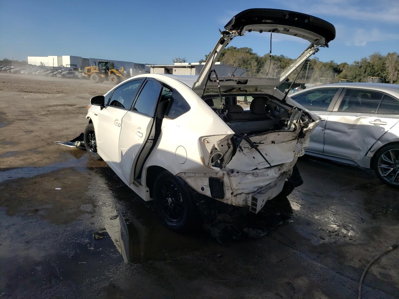 Photo 3 from auction – 2015 TOYOTA PRIUS with VIN JTDKN3DU0F1891872