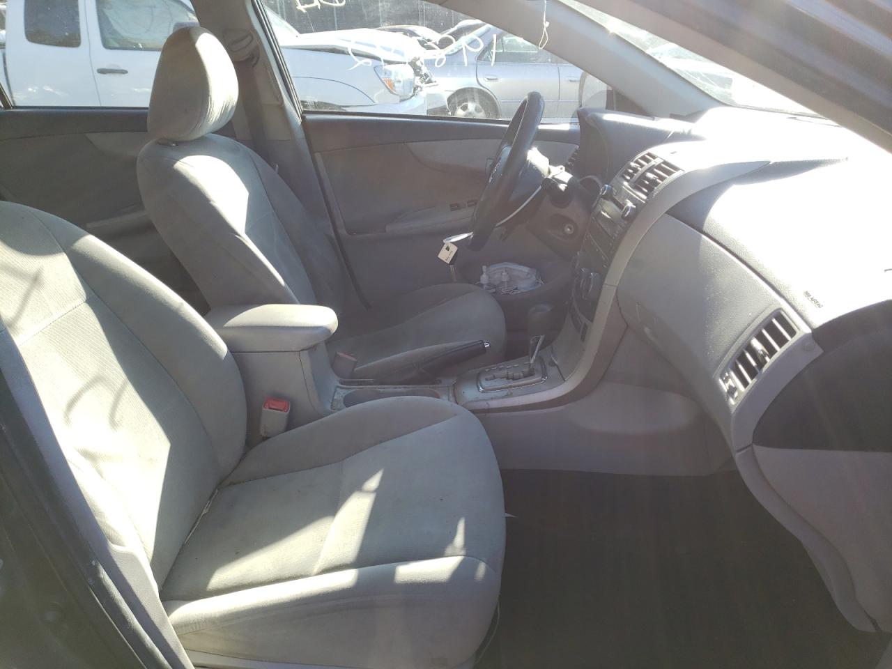 Photo 5 from auction – 2011 TOYOTA COROLLA LE with VIN 2T1BU4EE9BC563372