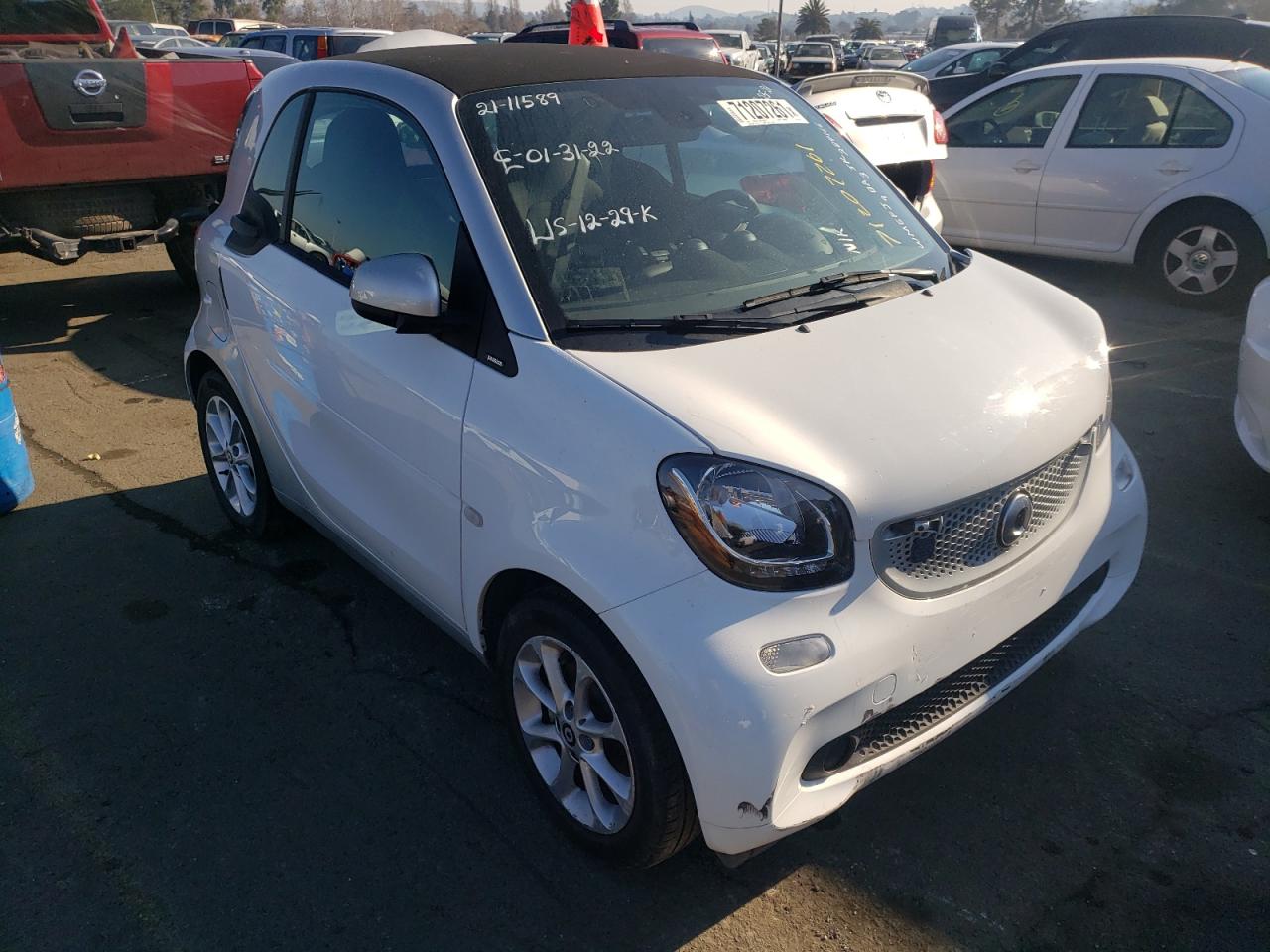 SMART FORTWO 2018 with VIN WMEFJ9BA3JK284166 - Photo from auction