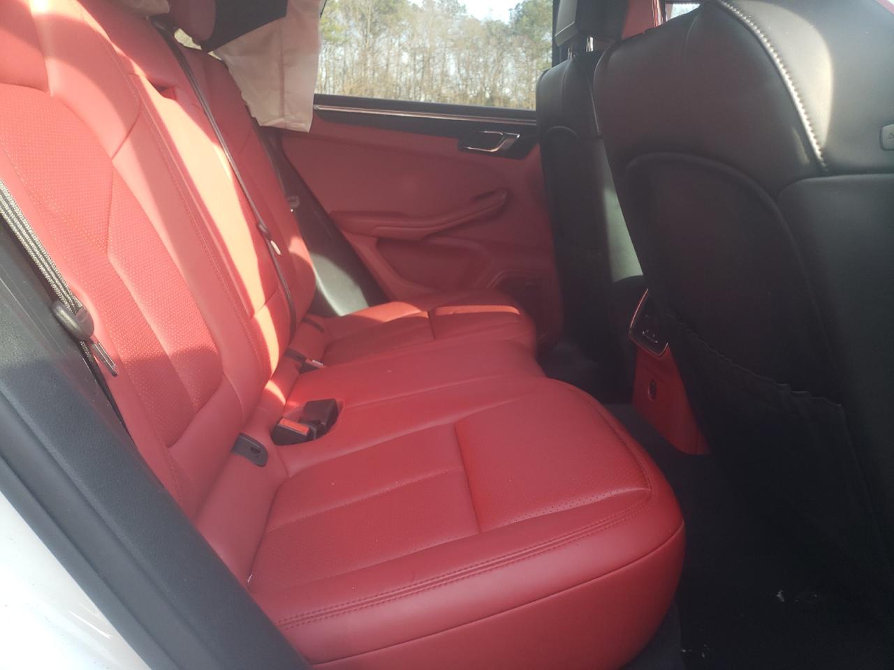 Photo 6 from auction – 2017 PORSCHE MACAN GTS with VIN WP1AG2A52HLB53252