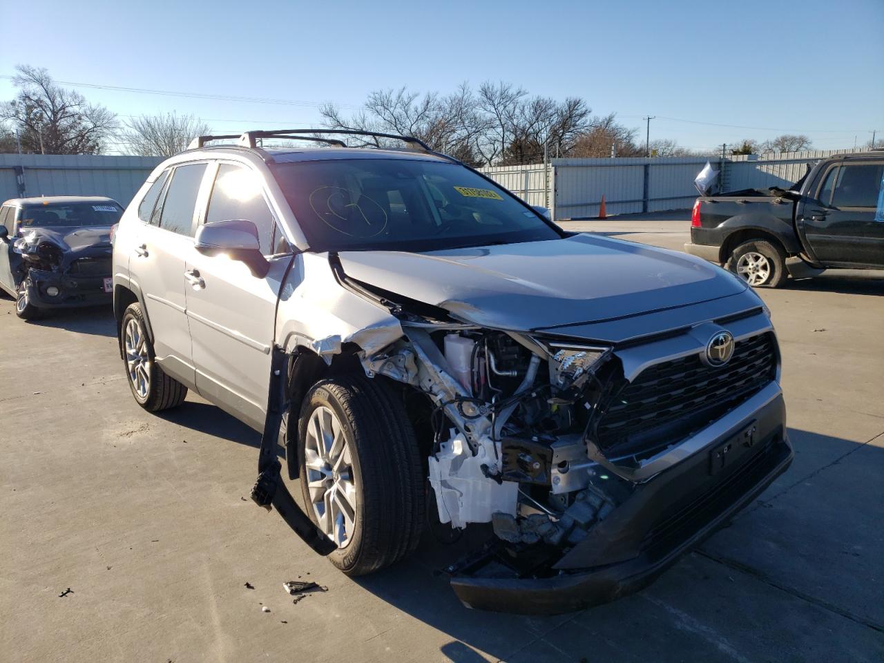 TOYOTA RAV4 XLE P 2021 with VIN 2T3C1RFV7MC166553 - Photo from auction