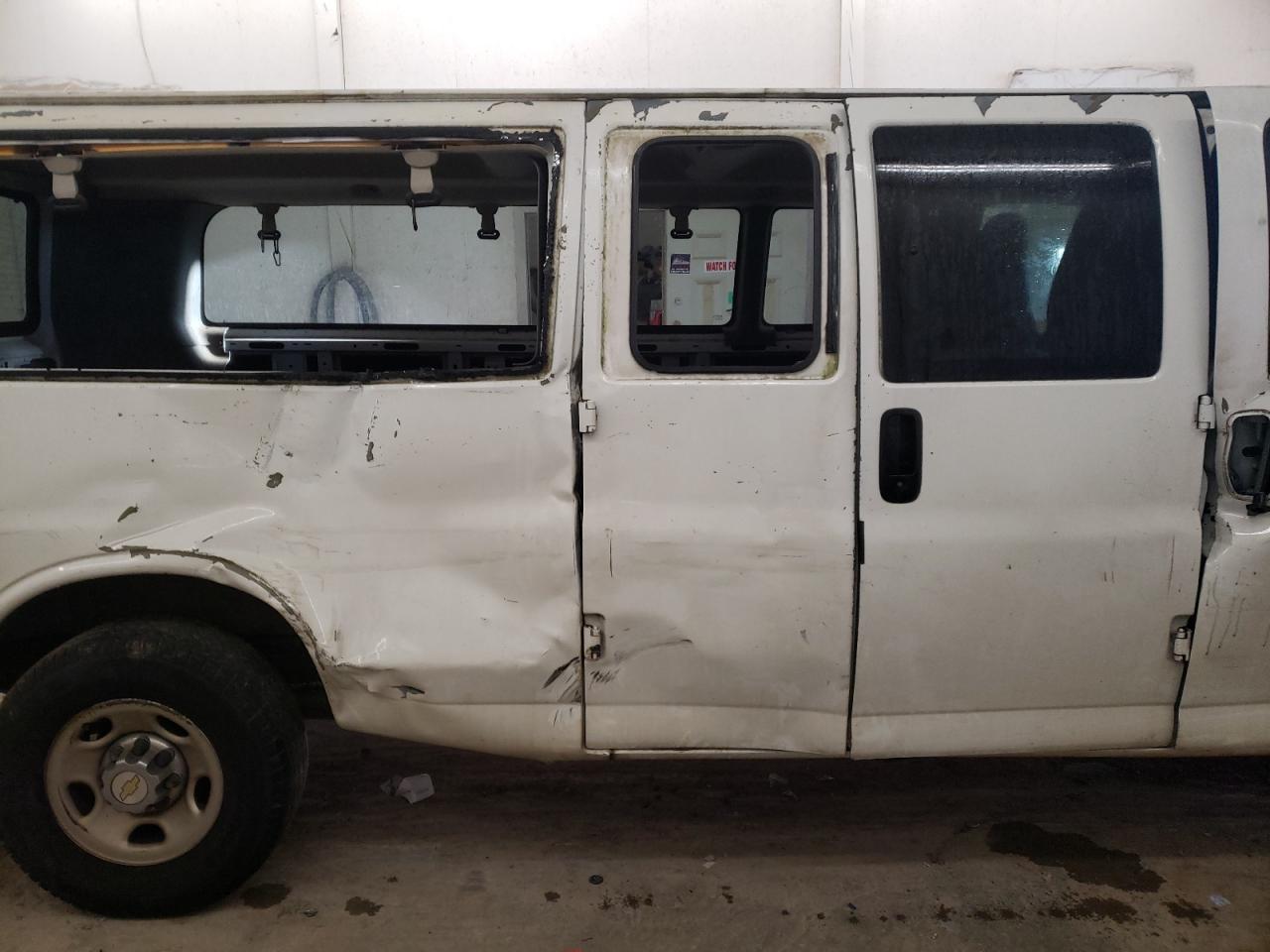 Photo 9 from auction – 2003 CHEVROLET EXPRESS G3 with VIN 1GAHG39U231213836
