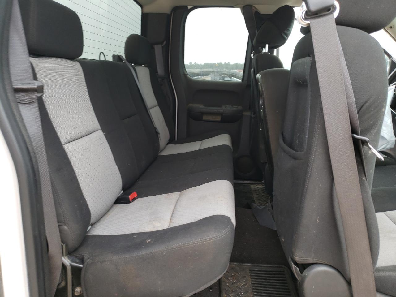 Photo 6 from auction – 2013 GMC YUKON DENA with VIN 1GKS2EEF5DR367401