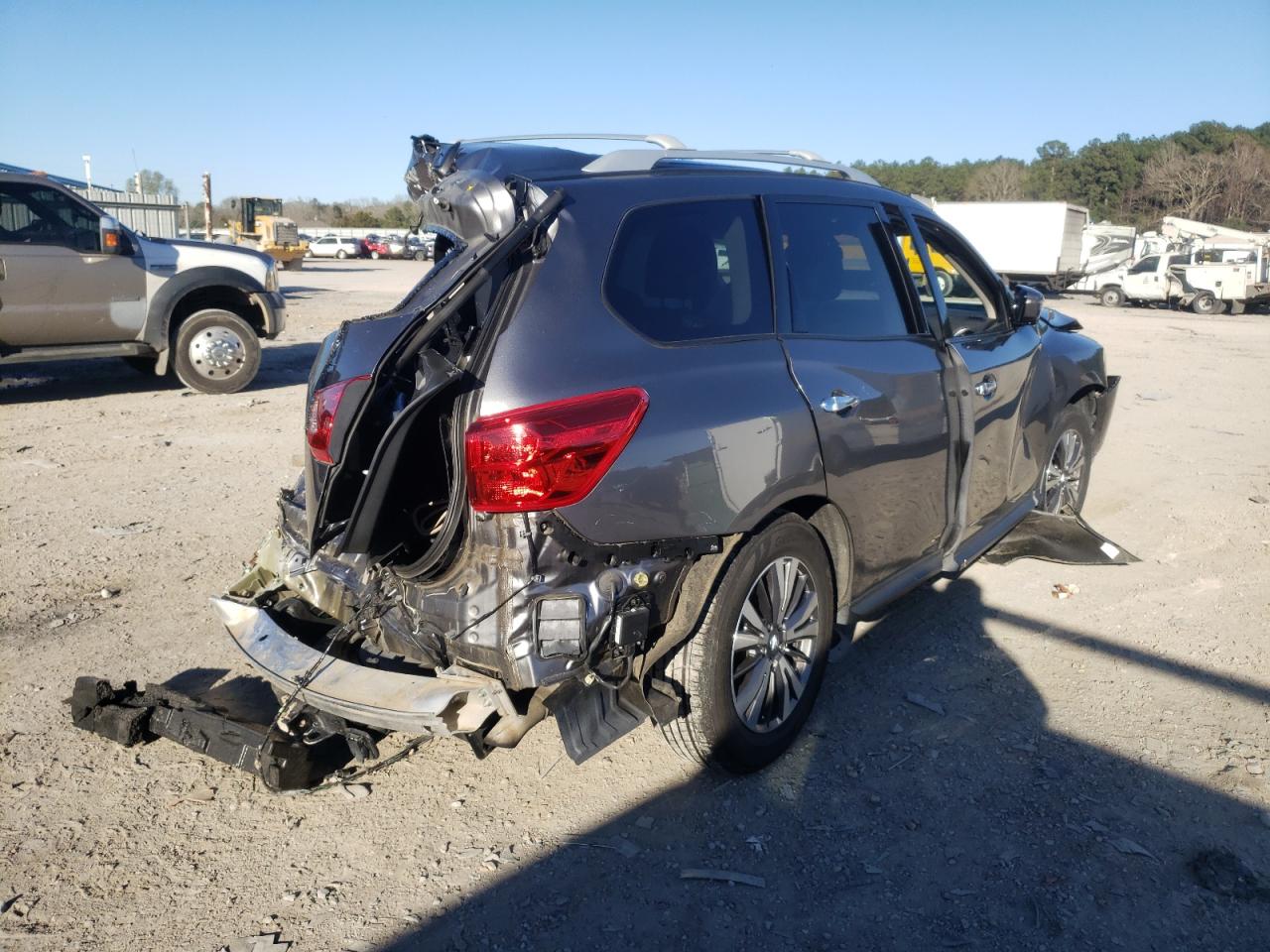 Photo 4 from auction – 2017 NISSAN PATHFINDER with VIN 5N1DR2MN4HC632241