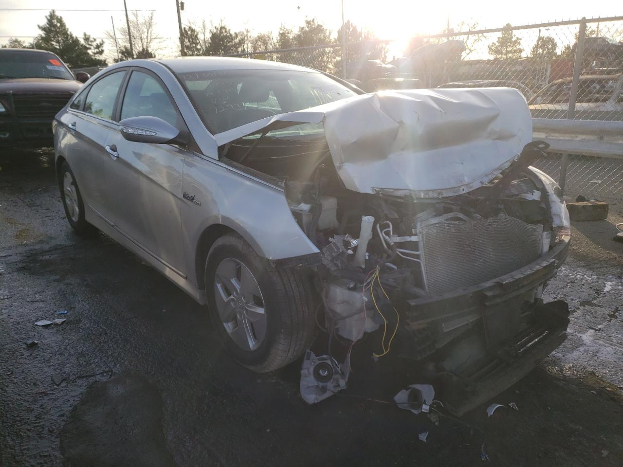 HYUNDAI SONATA HYB 2011 with VIN KMHEC4A42BA017297 - Photo from auction