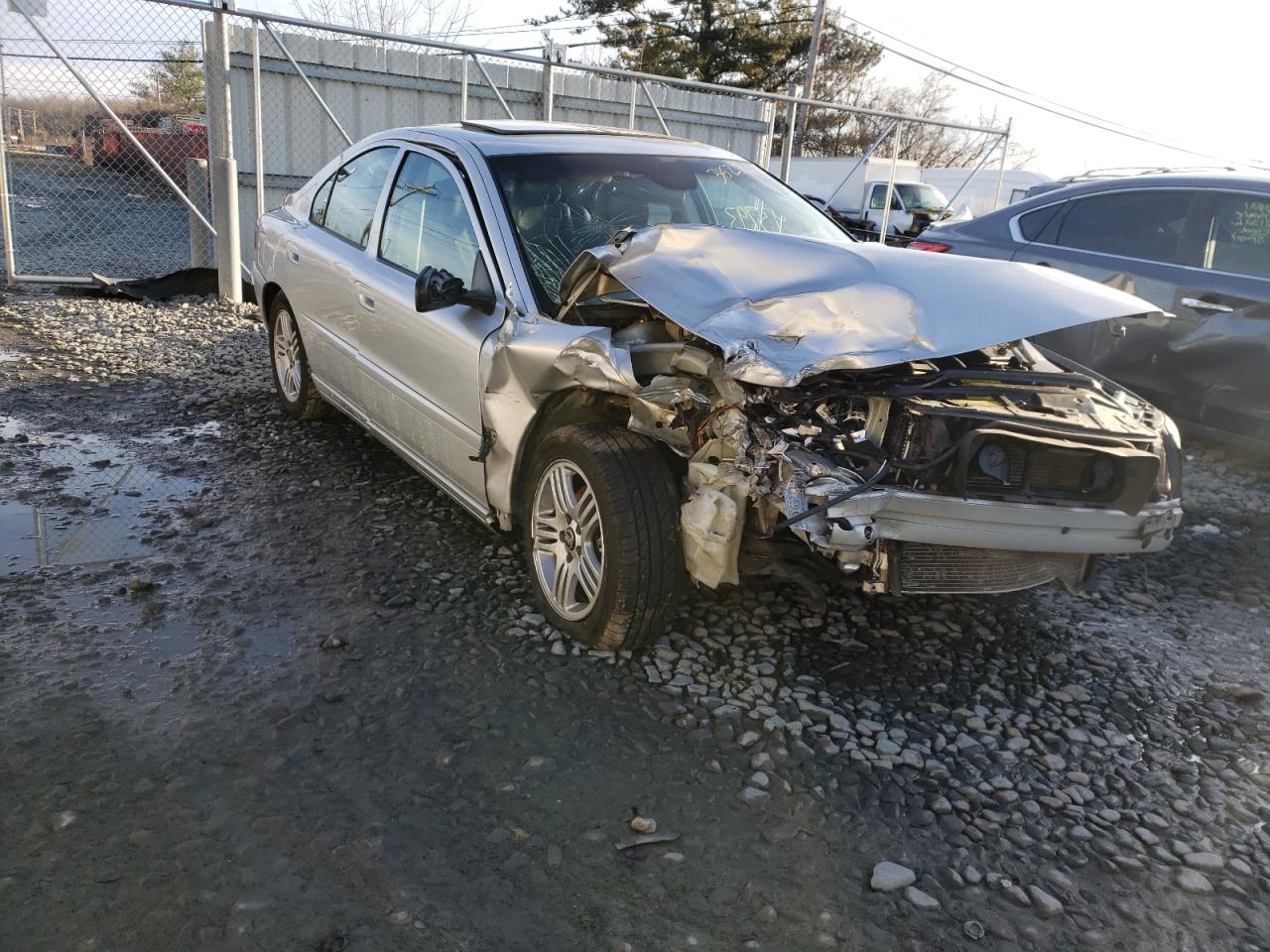 VOLVO S60 2.5T 2005 with VIN YV1RS592852437785 - Photo from auction