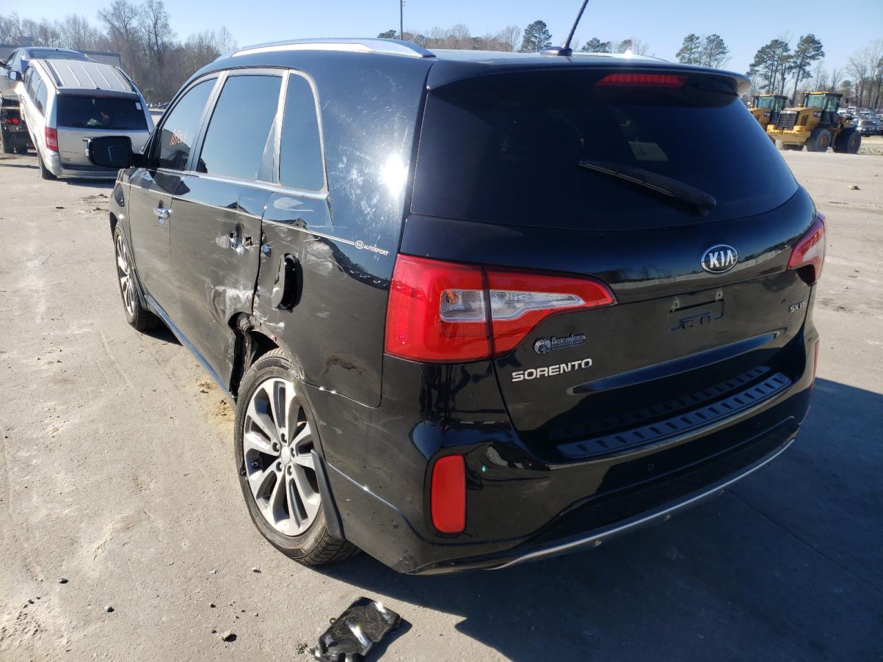 Photo 3 from auction – 2015 KIA SORENTO SX with VIN 5XYKW4A73FG586805