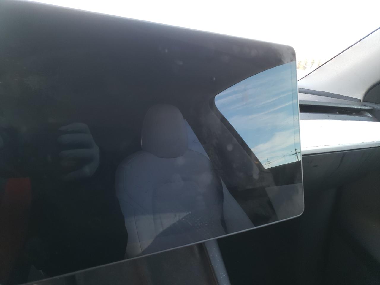 Photo 8 from auction – 2021 TESLA MODEL Y with VIN 5YJYGDEE0MF210504