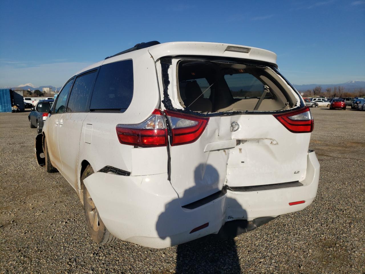 Photo 3 from auction – 2016 TOYOTA SIENNA LE with VIN 5TDKK3DC6GS711864