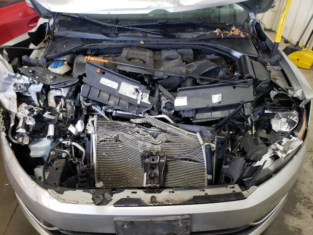 Photo 7 from auction – 2012 VOLKSWAGEN PASSAT SE with VIN 1VWBP7A3XCC084012