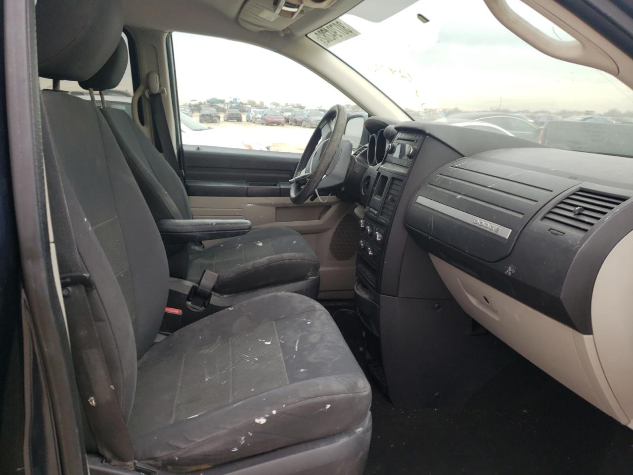 Photo 5 from auction – 2008 DODGE GRAND CARA with VIN 2D8HN44H08R147904