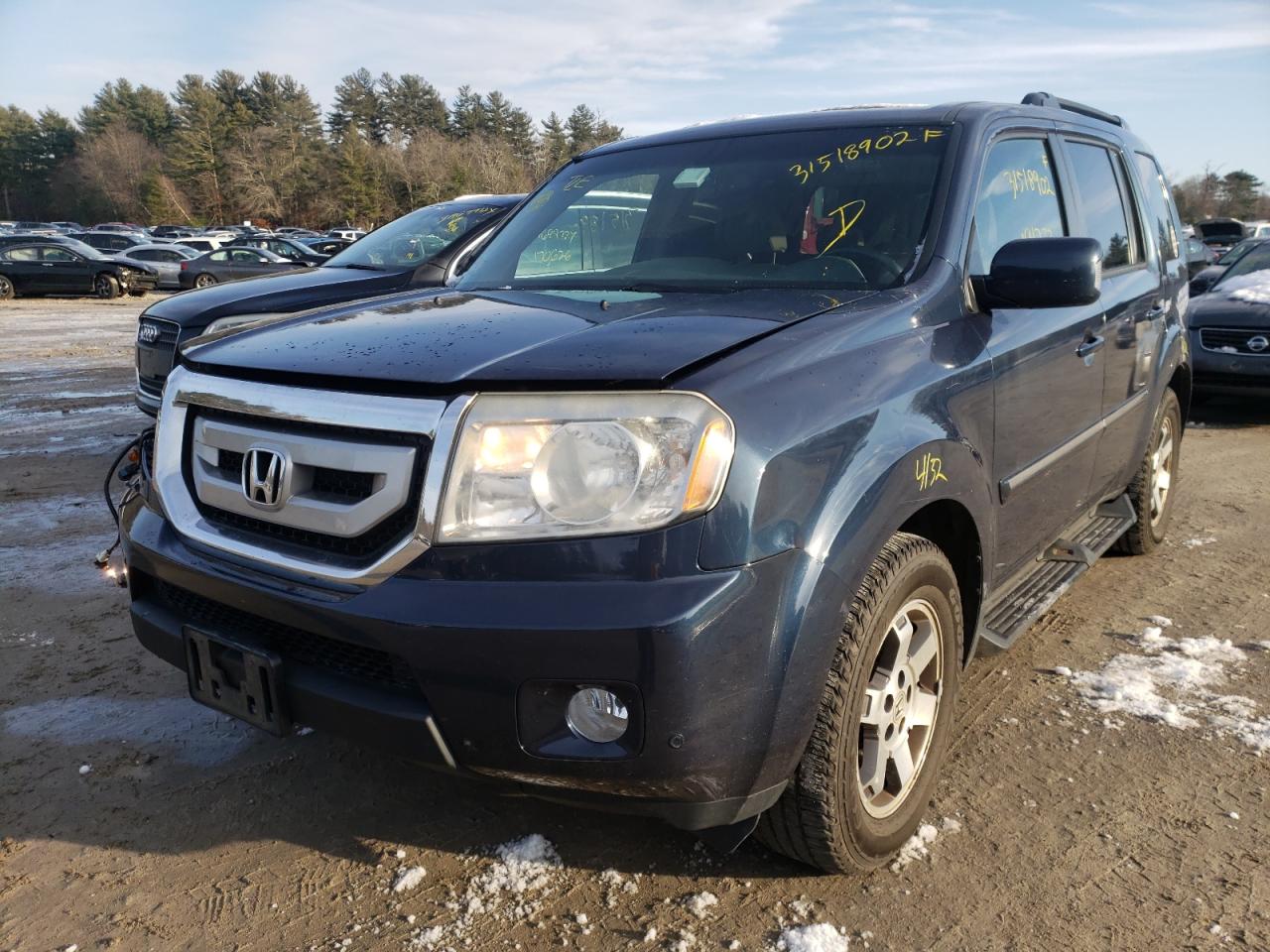 Фото 2 с аукциона – 2011 HONDA PILOT TOUR с VIN 5FNYF4H95BB072179