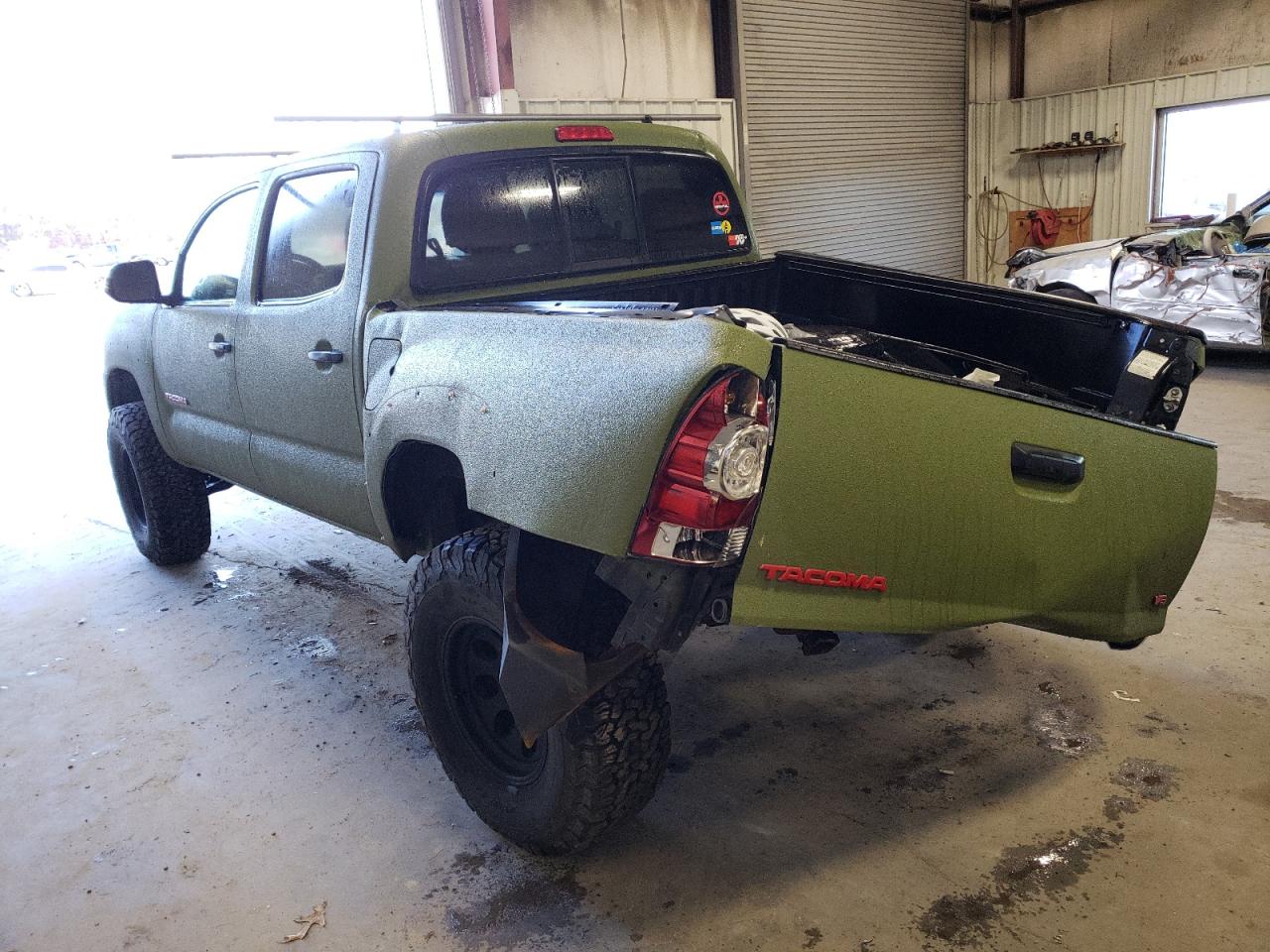 Photo 3 from auction – 2011 TOYOTA TACOMA DOU with VIN 5TFLU4ENXBX001311