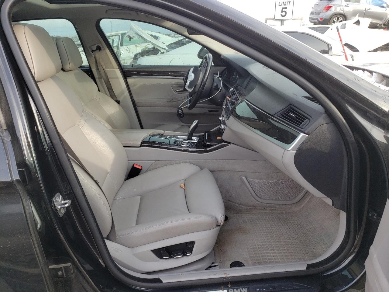 Photo 5 from auction – 2011 BMW 535 XI with VIN WBAFU7C55BC873188