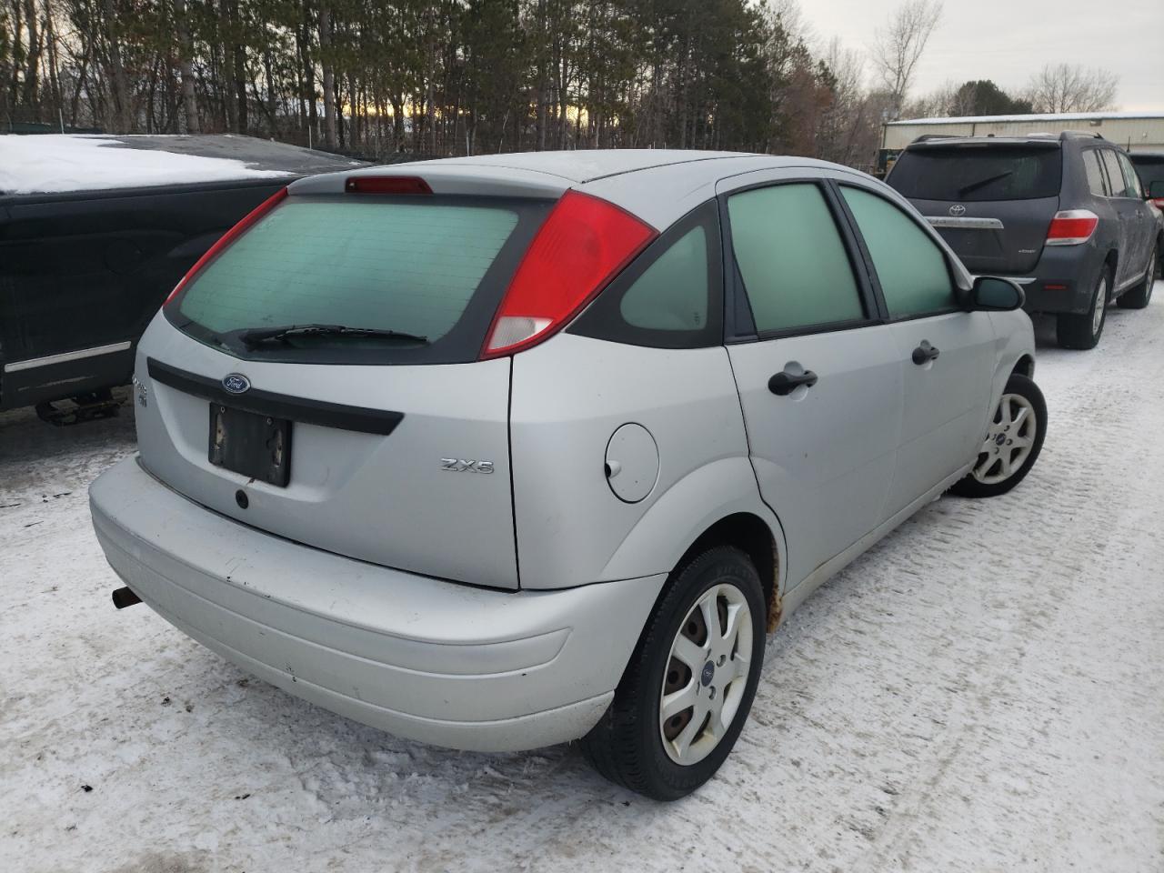 Photo 4 from auction – 2005 FORD FOCUS ZX5 with VIN 3FAFP37N95R133975