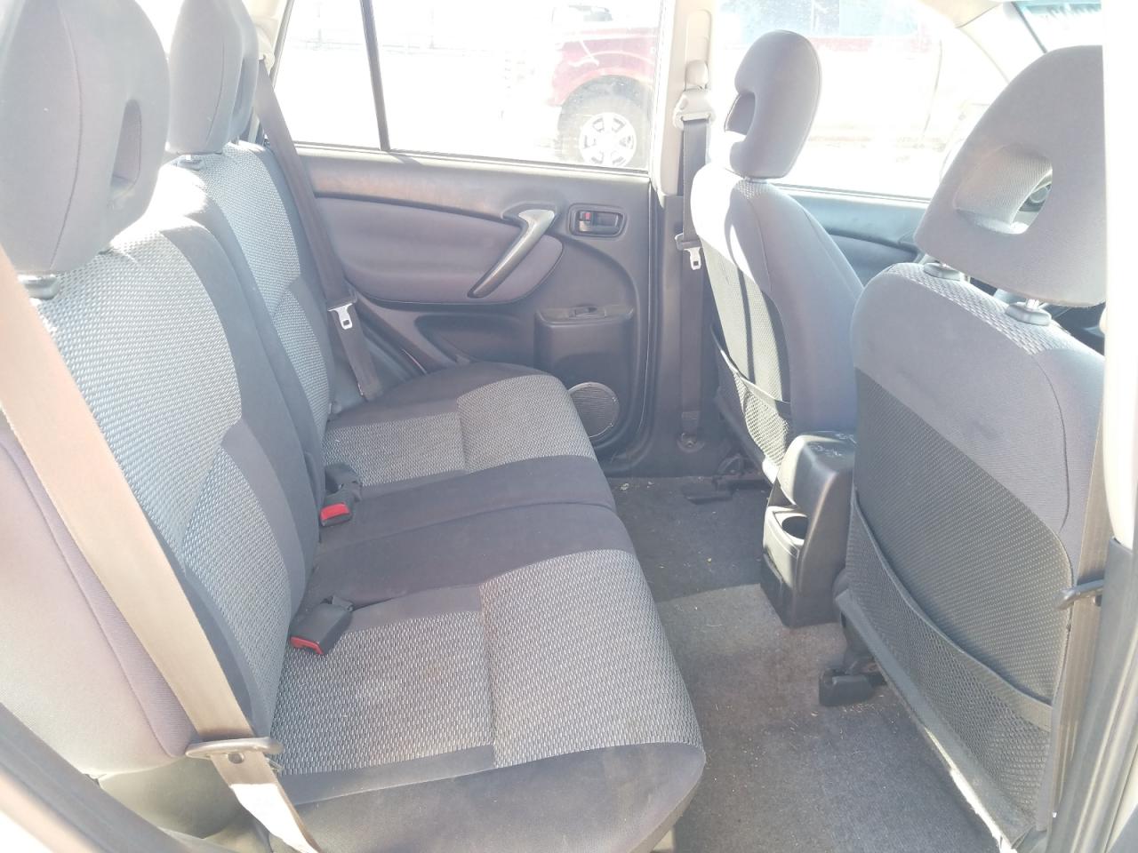 Photo 6 from auction – 2005 TOYOTA RAV4 with VIN JTEGD20V650060930