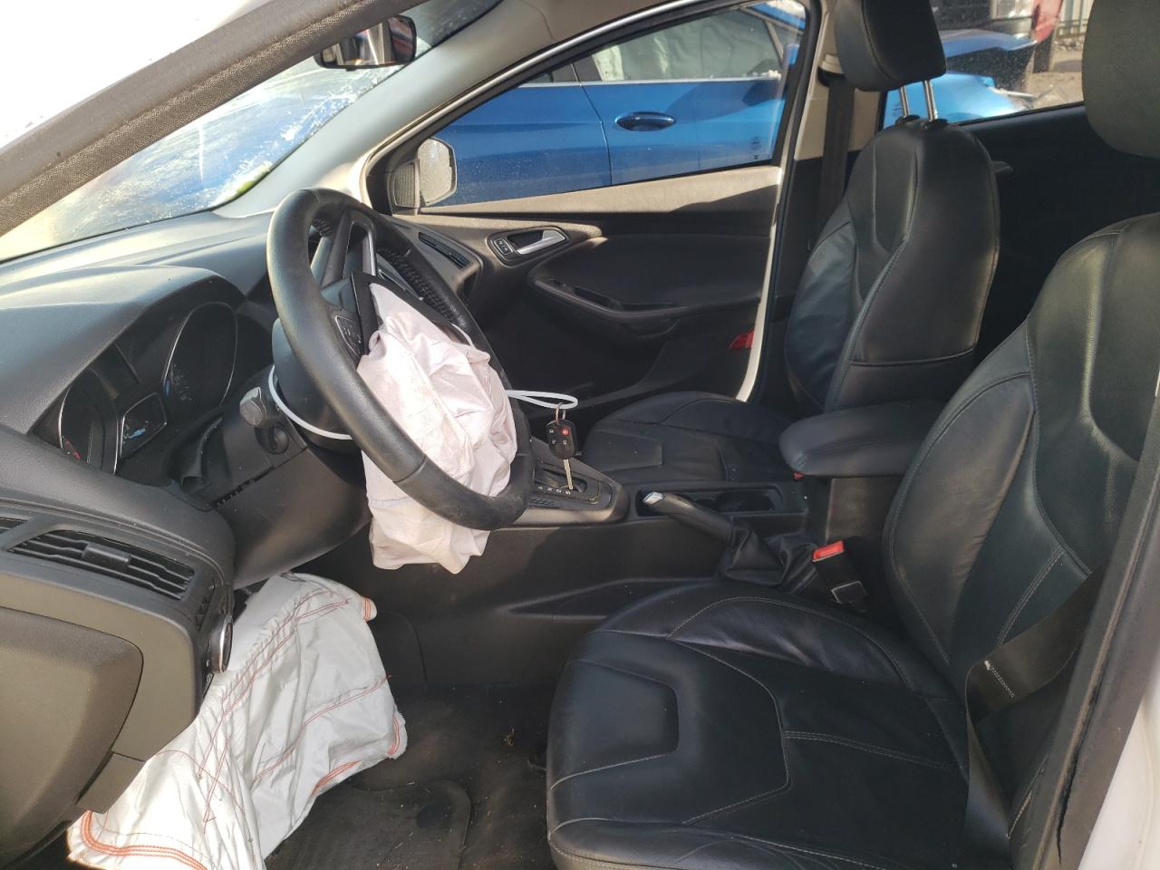 Photo 5 from auction – 2016 FORD FOCUS SE with VIN 1FADP3K25GL358240