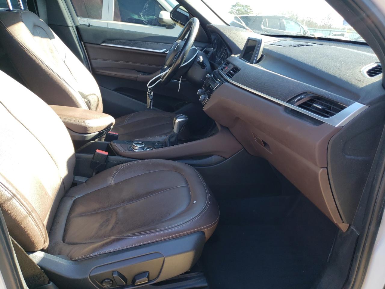 Photo 5 from auction – 2017 BMW X1 XDRIVE2 with VIN WBXHT3C35H5F71084