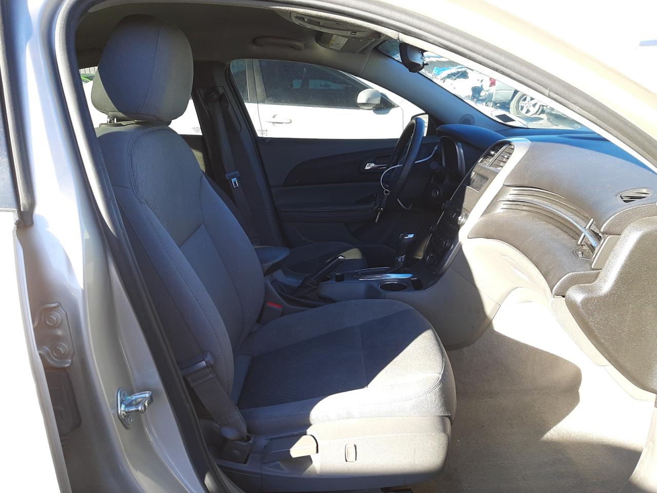 Photo 5 from auction – 2016 CHEVROLET MALIBU LIM with VIN 1G11A5SA2GF149515